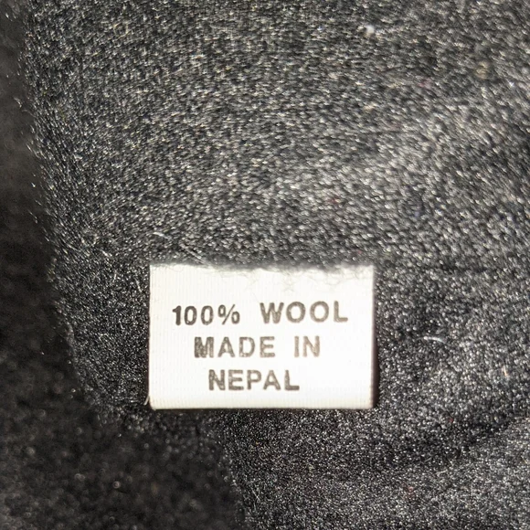 SOLD Hand knit ski and skateboard Sherpa cap - Picture 10 of 10